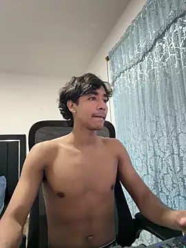 Snapshot of Pedestal_diamant chatting on February 28, 2026, 11:39 pm Pedestal diamant online show from February 28, 2026, 11:39 pm