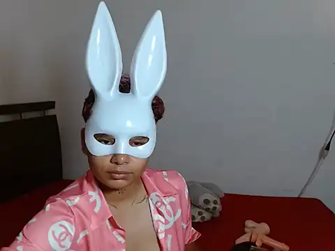 scarletfox  3 online show from February 7, 2026, 4:38 am