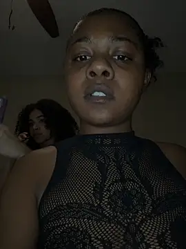 Snapshot of Ebony_Queeen chatting on March 20, 2026, 3:22 am Ebony Queeen online show from March 20, 2026, 3:22 am