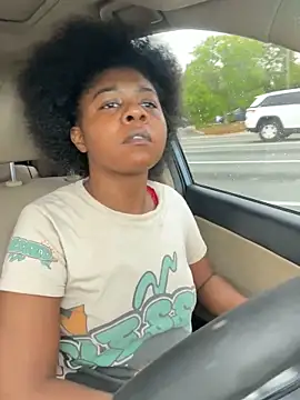 Snapshot of Ebony_Queeen chatting on April 6, 2026, 9:27 pm Ebony Queeen online show from April 6, 2026, 9:27 pm