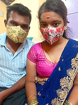 Snapshot of Tamilkannadacouple chatting on February 8, 2026, 4:32 pm Tamilkannadacouple online show from February 8, 2026, 4:32 pm