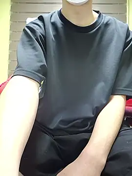 minnsuu0402 online show from February 27, 2026, 5:46 pm