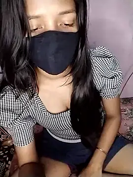 Snapshot of Naina-hott chatting on February 24, 2026, 6:39 pm Naina-hott online show from February 24, 2026, 6:39 pm