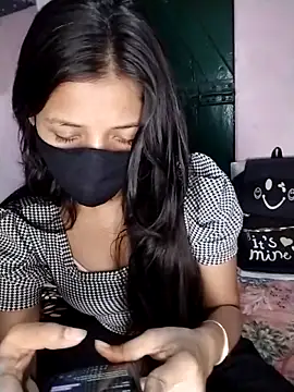 Snapshot of Naina-hott chatting on February 27, 2026, 7:36 pm Naina-hott online show from February 27, 2026, 7:36 pm