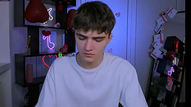 Snapshot of emil_lucky chatting on February 15, 2026, 11:19 am emil lucky online show from February 15, 2026, 11:19 am