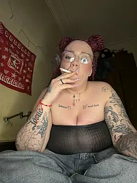 Diablita13 online show from February 6, 2026, 11:52 pm