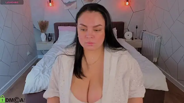 adele crown online show from February 10, 2026, 1:53 am