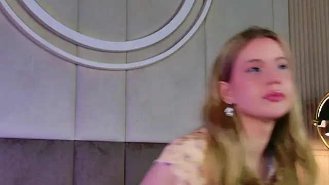 Snapshot of Beckie_White chatting on February 24, 2026, 8:40 pm Beckie White online show from February 24, 2026, 8:40 pm