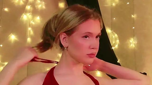 Snapshot of Beckie_White chatting on April 4, 2026, 8:50 pm Beckie White online show from April 4, 2026, 8:50 pm