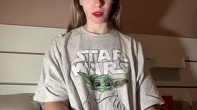 petiteetoile online show from April 27, 2026, 7:17 am