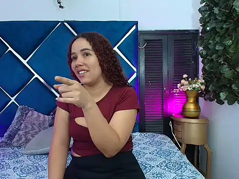 VenuzNaughty online show from February 17, 2026, 12:01 pm