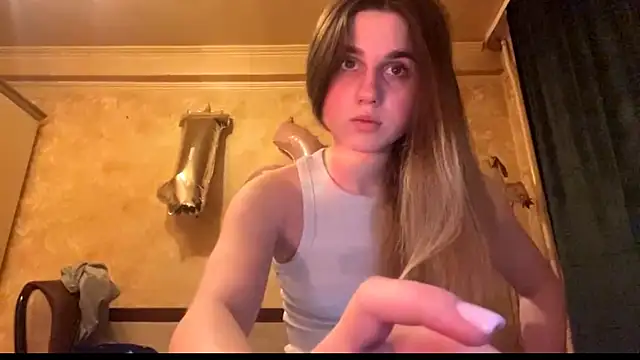 LovelySilk 63 online show from May 6, 2026, 6:46 pm