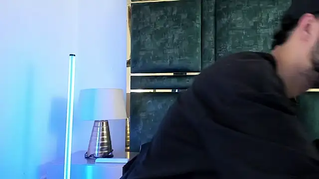 GaelyCoral online show from April 8, 2026, 11:10 am