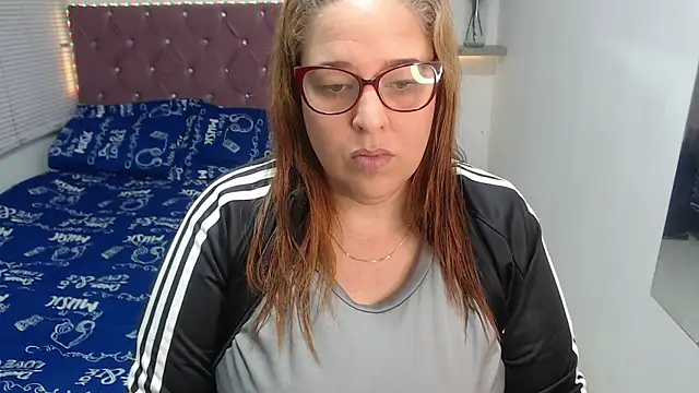 kataleyamilf69 online show from February 6, 2026, 12:41 pm