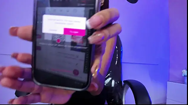 Snapshot of Emma_Hearts chatting on February 6, 2026, 3:55 am Emma Hearts online show from February 6, 2026, 3:55 am