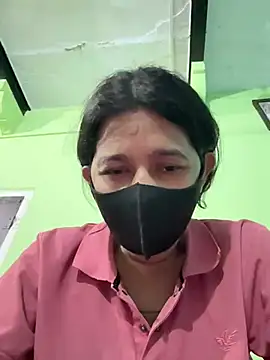 raavigirl online show from April 6, 2026, 4:52 pm