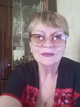Snapshot of SophieBurns chatting on June 12, 2026, 10:47 am SophieBurns online show from June 12, 2026, 10:47 am
