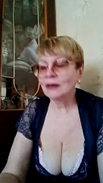 Snapshot of SophieBurns chatting on June 29, 2026, 10:15 am SophieBurns online show from June 29, 2026, 10:15 am