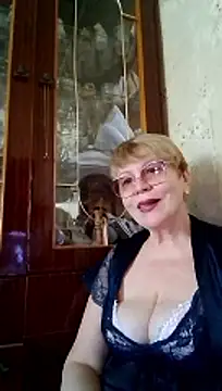 Snapshot of SophieBurns chatting on July 14, 2026, 9:47 am SophieBurns online show from July 14, 2026, 9:47 am