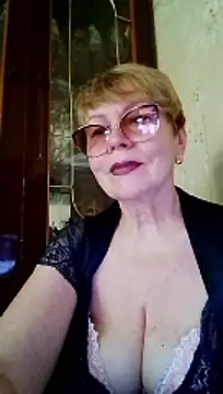 Snapshot of SophieBurns chatting on July 14, 2026, 10:21 am SophieBurns online show from July 14, 2026, 10:21 am