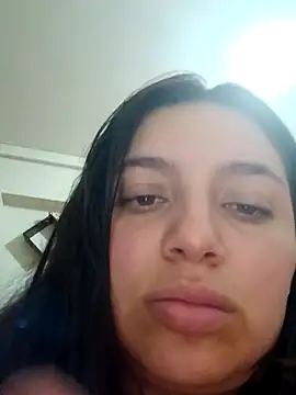 Snapshot of MajoArias chatting on February 7, 2026, 5:22 am MajoArias online show from February 7, 2026, 5:22 am