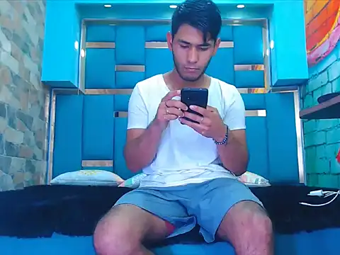 warmNoah online show from February 26, 2026, 7:35 pm