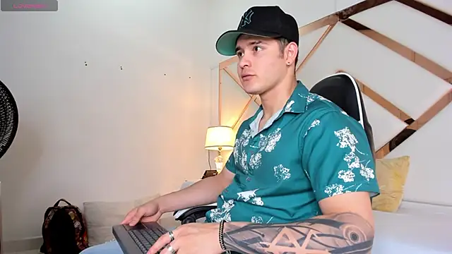 Snapshot of rayan_linxx chatting on February 26, 2026, 7:13 pm rayan linxx online show from February 26, 2026, 7:13 pm