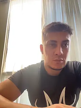 Snapshot of Mau_rivers chatting on February 12, 2026, 9:32 pm Mau rivers online show from February 12, 2026, 9:32 pm