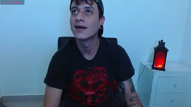 Snapshot of SkinnyDevil12 chatting on February 11, 2026, 4:17 am SkinnyDevil12 online show from February 11, 2026, 4:17 am