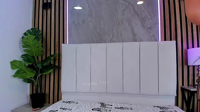 Snapshot of Angelss_7777 chatting on February 8, 2026, 6:22 pm Angelss 7777 online show from February 8, 2026, 6:22 pm