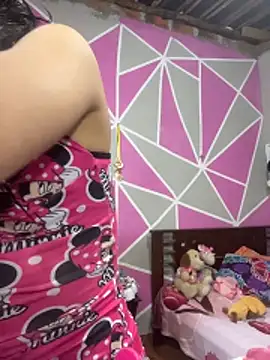 mia petite2007 online show from April 17, 2026, 2:03 am