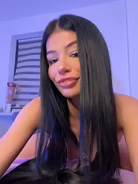 Snapshot of VivienDiamond chatting on February 24, 2026, 10:41 pm VivienDiamond online show from February 24, 2026, 10:41 pm