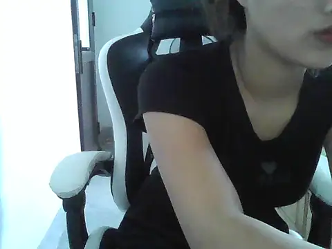 Snapshot of -Nuna- chatting on March 17, 2026, 5:55 am -Nuna- online show from March 17, 2026, 5:55 am