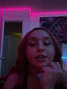 Snapshot of mommynxttie chatting on February 12, 2026, 6:52 am mommynxttie online show from February 12, 2026, 6:52 am