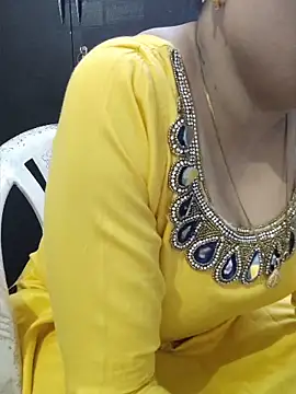Snapshot of SexybeboX chatting on April 23, 2026, 5:52 am SexybeboX online show from April 23, 2026, 5:52 am
