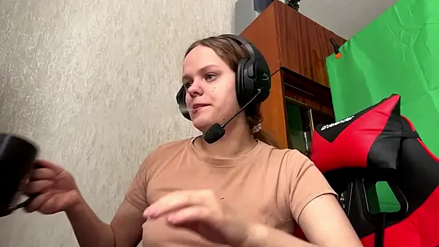 Snapshot of PurrfectPlay chatting on March 3, 2026, 10:32 am PurrfectPlay online show from March 3, 2026, 10:32 am