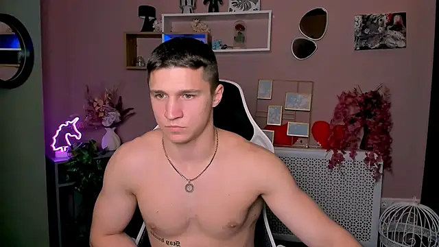 Snapshot of emmanuel_shine chatting on June 6, 2026, 9:03 am emmanuel shine online show from June 6, 2026, 9:03 am