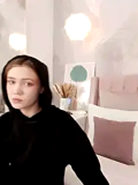 Snapshot of StacyHicks chatting on April 14, 2026, 3:18 pm StacyHicks online show from April 14, 2026, 3:18 pm