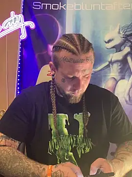 Smokebluntafterblunt online show from April 12, 2026, 1:10 am