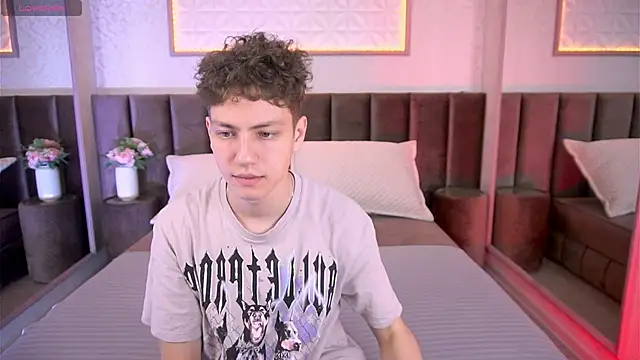 Snapshot of StefanBev chatting on February 8, 2026, 7:50 pm StefanBev online show from February 8, 2026, 7:50 pm