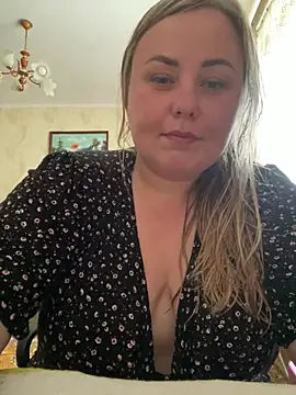 Mommy-girl-Lola online show from May 16, 2026, 10:36 am