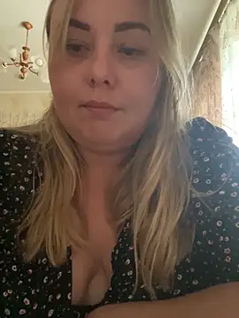 Mommy-girl-Lola online show from May 27, 2026, 12:35 pm