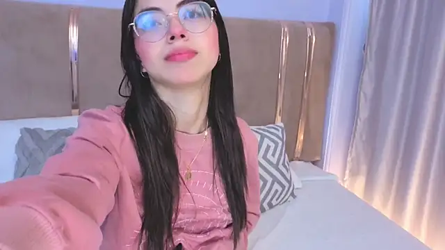 Snapshot of Mia_Naive chatting on June 20, 2026, 12:19 pm Mia Naive online show from June 20, 2026, 12:19 pm