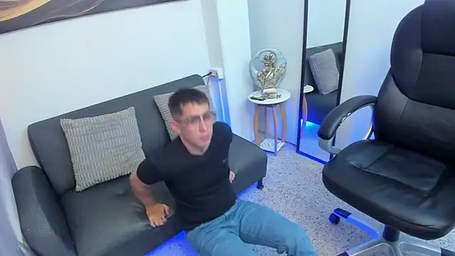 Tommas Jhonson online show from February 21, 2026, 3:51 am