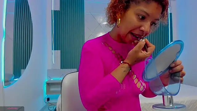 Snapshot of Shantall-blue chatting on February 11, 2026, 8:03 pm Shantall-blue online show from February 11, 2026, 8:03 pm