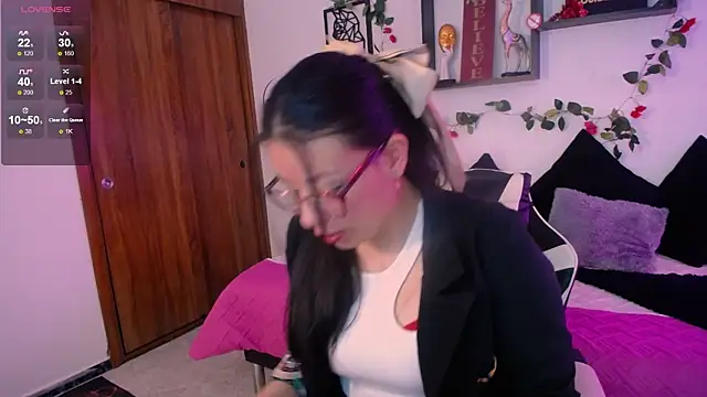 QueenRose94 online show from February 19, 2026, 1:07 pm