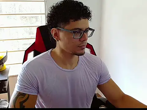 Snapshot of Logan0626 chatting on February 19, 2026, 6:26 pm Logan0626 online show from February 19, 2026, 6:26 pm