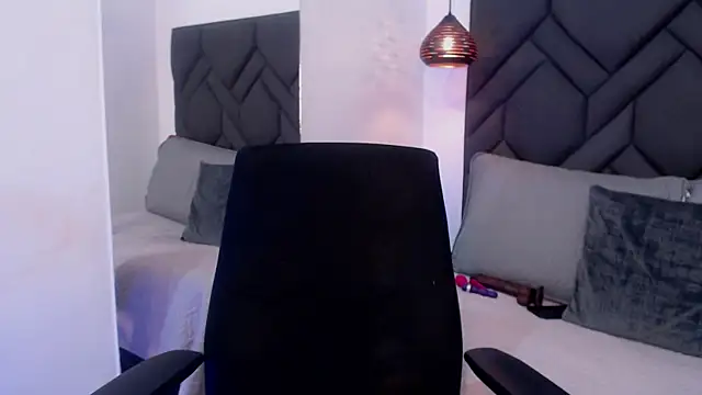 Cataleya marinn online show from April 4, 2026, 10:18 pm