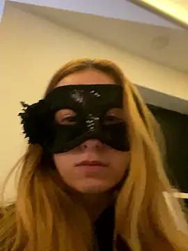 Snapshot of seluna_baby chatting on February 10, 2026, 5:17 pm seluna baby online show from February 10, 2026, 5:17 pm