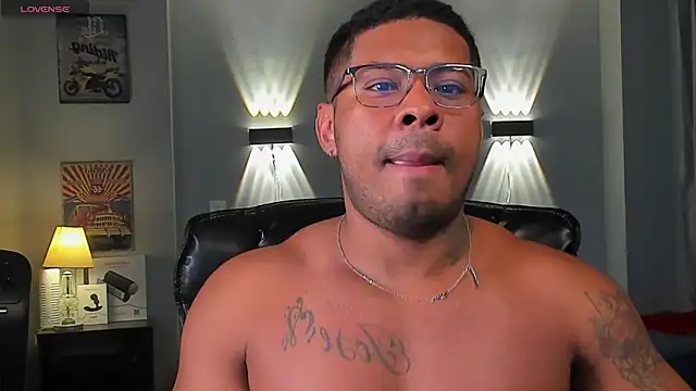 Snapshot of LEOHRDZ chatting on March 1, 2026, 9:44 am LEOHRDZ online show from March 1, 2026, 9:44 am